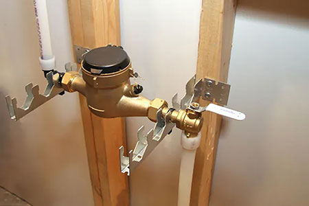 IMAGE 3: For PEX applications, there are valves available for domestic hot and cold water, hydronic distribution for heating and cooling and even connections to water meters.