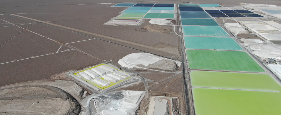 IMAGE 1: Lithium evaporation ponds (Images courtesy of Finish Thompson)