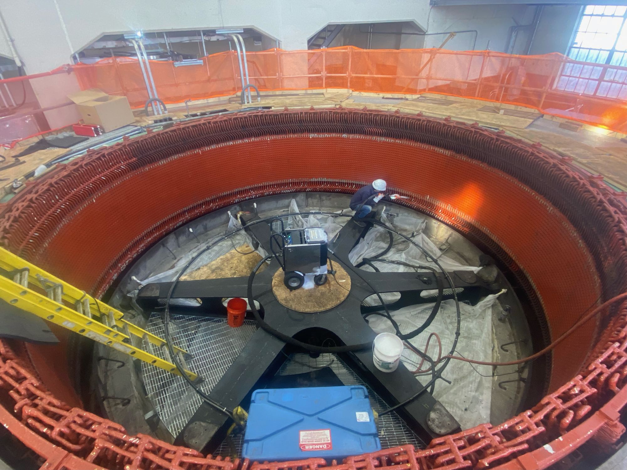 IMAGE 3: Dry ice blasting of a hydroelectric generator stator